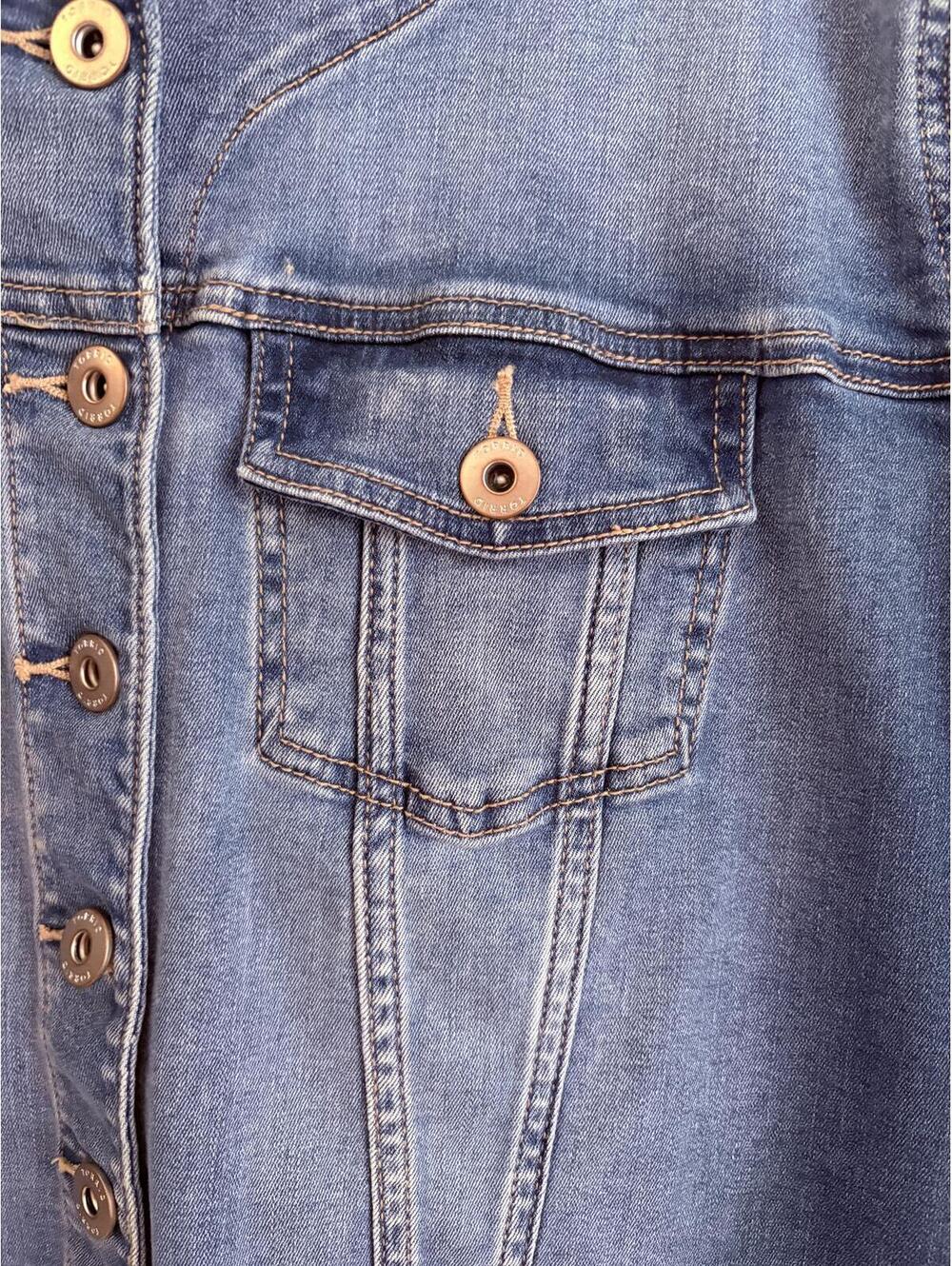 Torrid | Cropped Scoop Neck Button Medium Dark Wash Denim Jean Jacket Size 4X - Picture 5 of 7